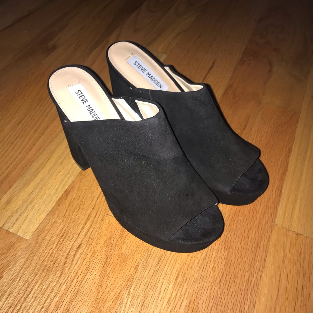 Steve Madden “Stonnes” Black Suede Platform Sandal